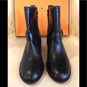 NEW Arturo Chiang Black Ankle Boots
