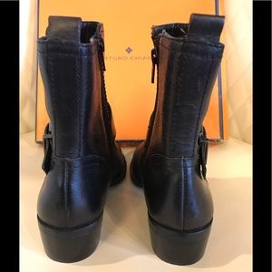 NEW Arturo Chiang Black Ankle Boots