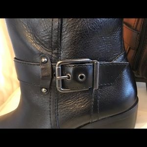 NEW Arturo Chiang Black Ankle Boots