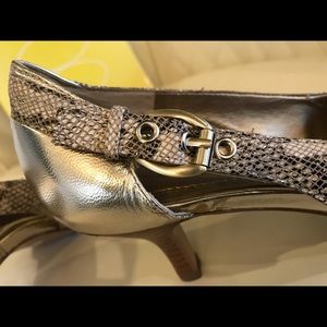 NEW Circa Joan & David Snake Print Shoe