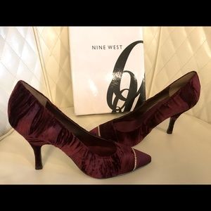NEW Nine West Velvet Shoes