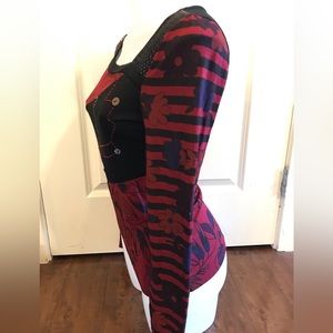 NWOT Tricotto Red Black Long Sleeve Design Top size Small