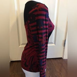 NWOT Tricotto Red Black Long Sleeve Design Top size Small
