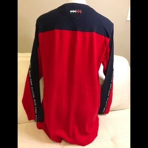 NEW Men’s Tommy Hilfiger Long Sleeve Red Blue Crew Neck Top size Large